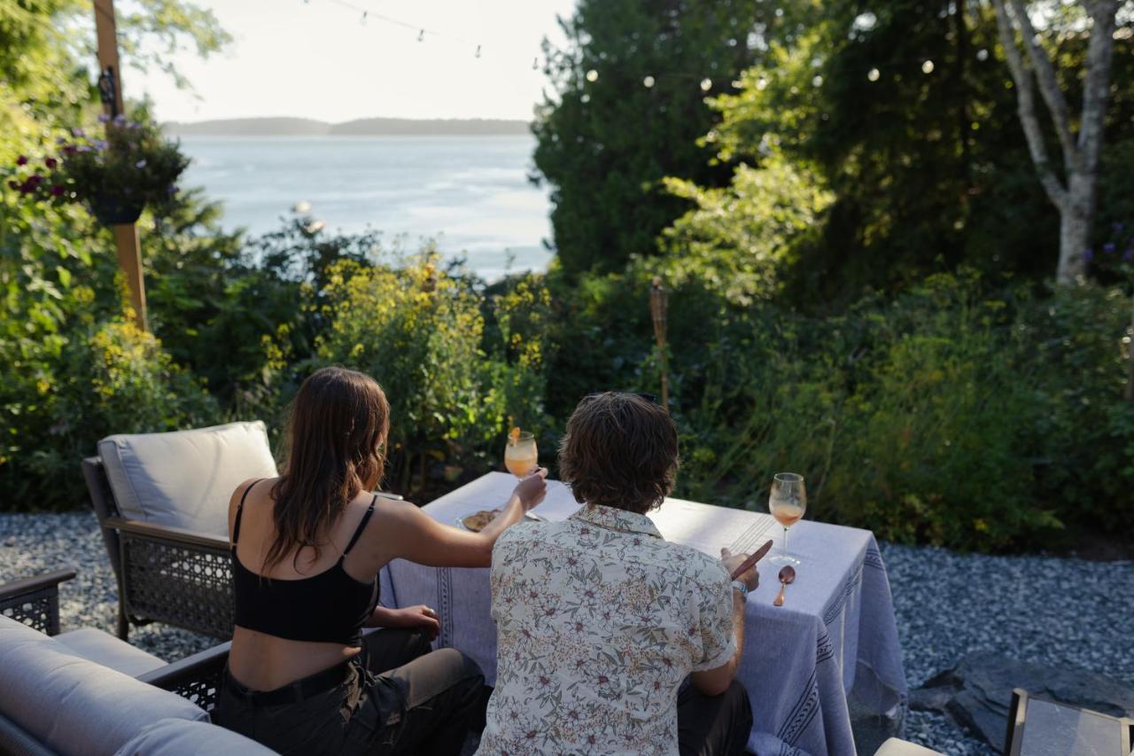 Lunar Cove Inn Charters And Tours 托菲诺 外观 照片